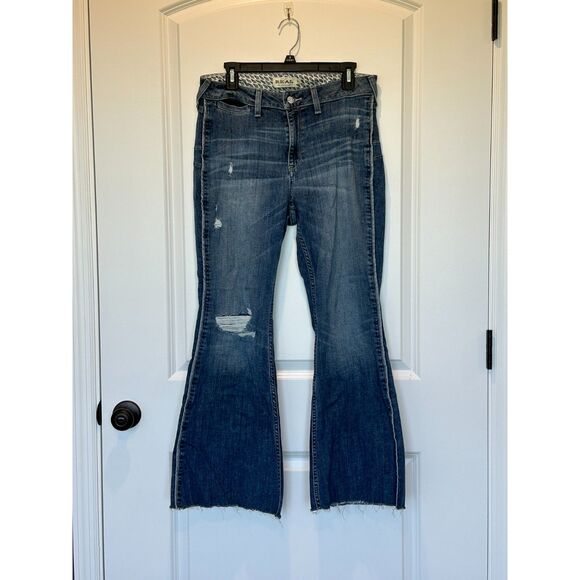 Ariat R.E.A.L. High Rise Flare Distressed Raw Hem Jeans Size 30 / 10 Short - Picture 1 of 7